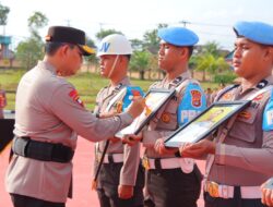 Kapolda Kaltara Pimpin Prosesi Pemberian Reward dan Punishment Personel Polda Kaltara