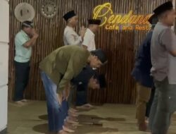 Momen Gubernur Shalat di Shaf Terakhir Jadi Sorotan, Tertangkap Kamera