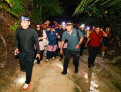 Gubernur Ikut Run Night Slipi, 600 Peserta Ramaikan Lari 7,5 Kilometer