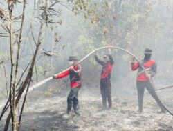 Gerak Cepat Tangani Karhutla, Ditsamapta Polda Kaltara Bersama Instansi Terkait Padamkan Titik Api di Dua Lokasi